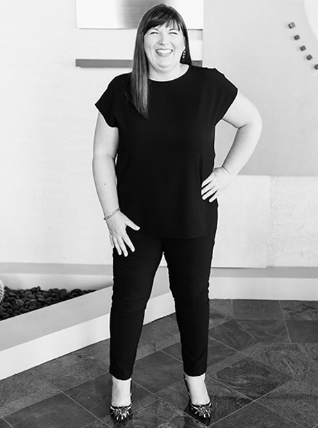 Nancy Giles standing